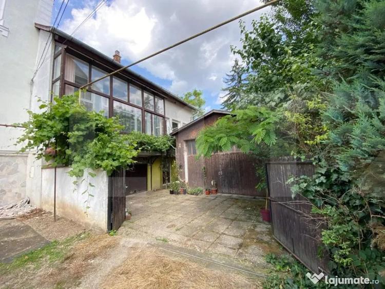 Casă cu 7 camere cu Teren 798 Mp în Grigorescu