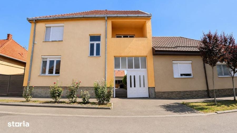 Casă cu 4 camere în Central