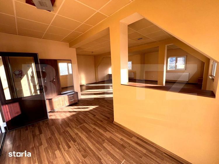 Casă cu 7 camere cu Teren 1342 Mp în Central