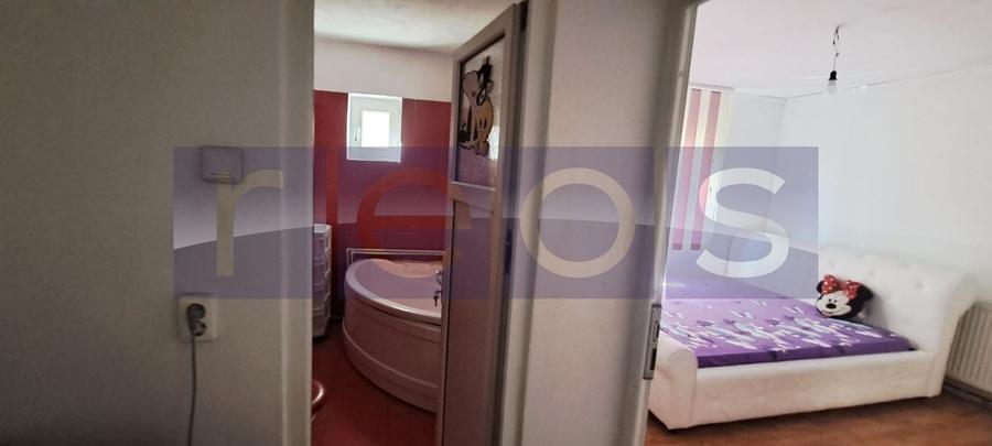 Apartament cu 4 camere decomandat, mobilat în Central