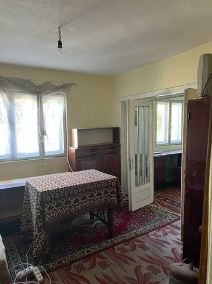 Casă cu 3 camere în Lucieni