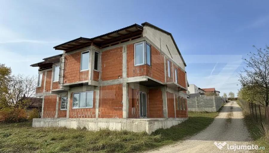 Casă cu 5 camere cu Teren 250 Mp în Dealuri Oradea