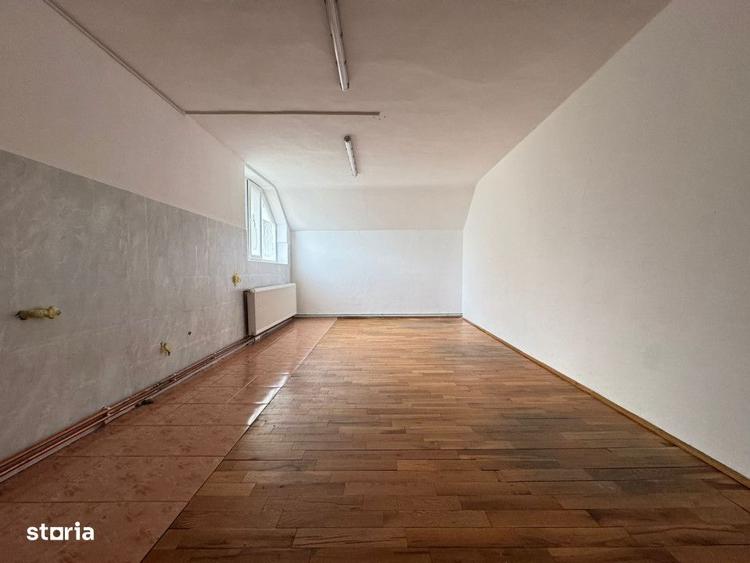 Casa 500 mp utili, teren 2000 mp, 10 parcari, cartier Andrei Muresanu - 19