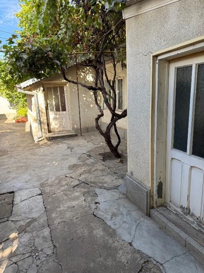 Casă individuală cu 5 camere cu Canalizare în Central