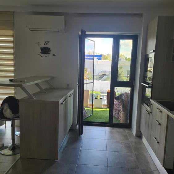 Apartament cu 2 camere semidecomandat în P-ta Presei Libere