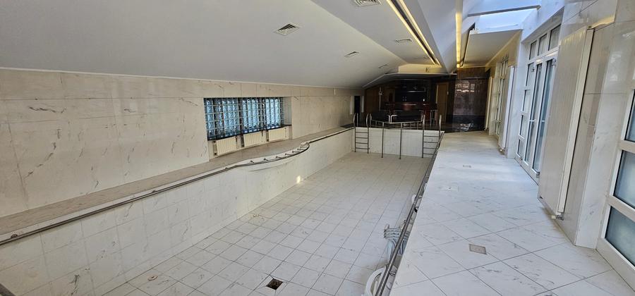 Casă individuală cu 7 camere cu Canalizare în Balotești