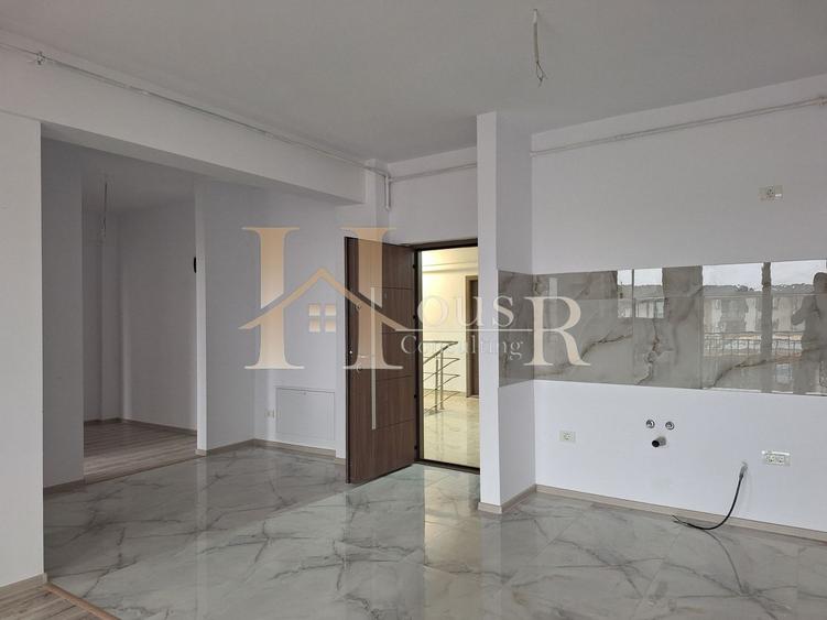 Apartament cu 3 camere decomandat în Girocului