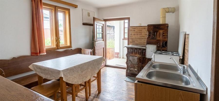 Casă cu 3 camere cu Teren 2974 Mp în Șișterea