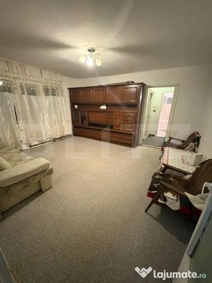 Apartament cu 2 camere semidecomandat, mobilat în Central