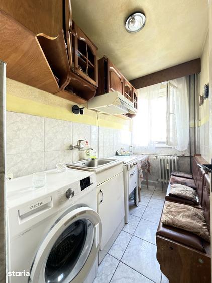 Apartament cu 3 camere nedecomandat în Circumvalațiunii