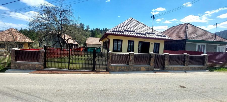 Casă cu 3 camere în Cotumba