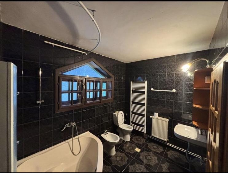 Casă cu 4 camere cu Teren 650 Mp în Grădiște