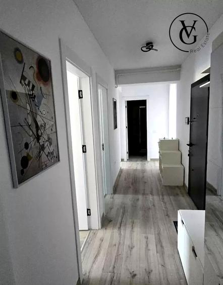 Apartament cu 3 camere decomandat, mobilat în Kamsas