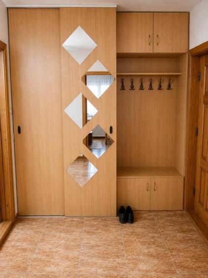 Închiriez (schimb) apartament 4 camere, complet mobilat - 1