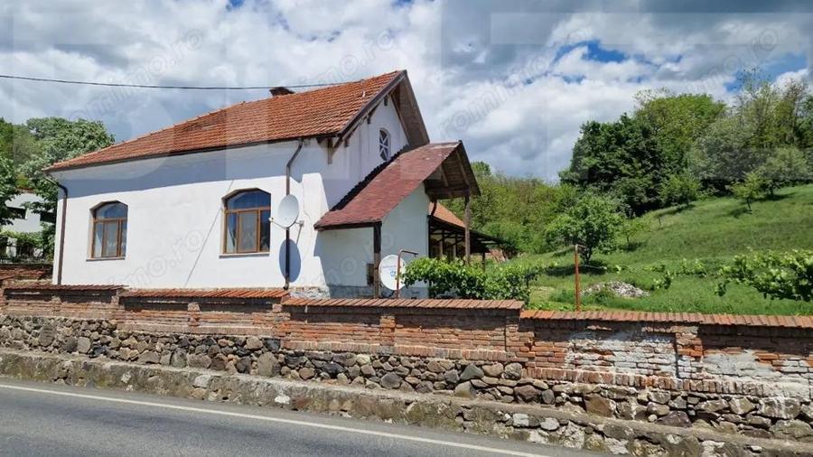 Casă cu 4 camere cu Teren 3166 Mp în Bejan
