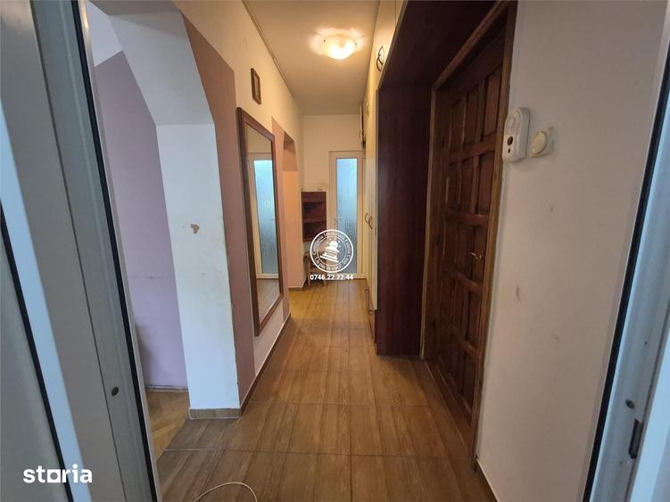 Apartament cu 3 camere decomandat în Dacia