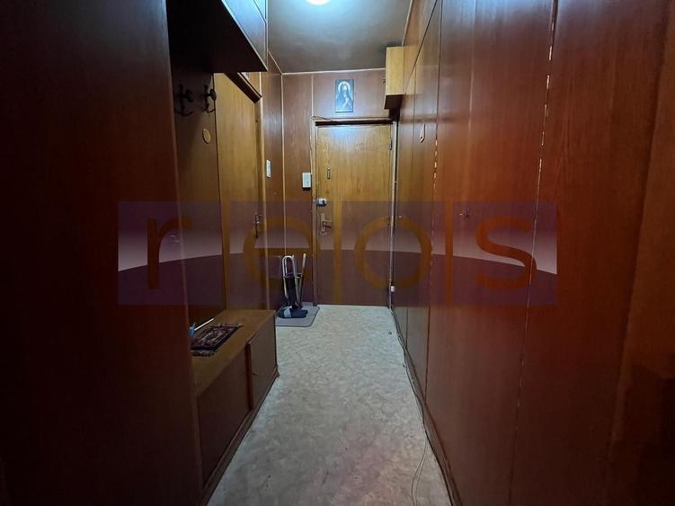 Apartament cu 3 camere decomandat în Tineretului