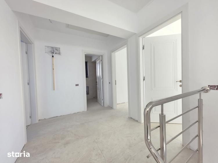 Casă cu 4 camere cu Teren 500 Mp în Central