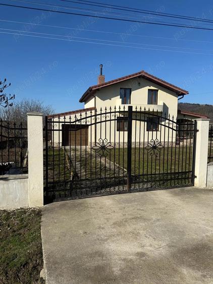 Casă cu Teren 1400 Mp în Hădăreni