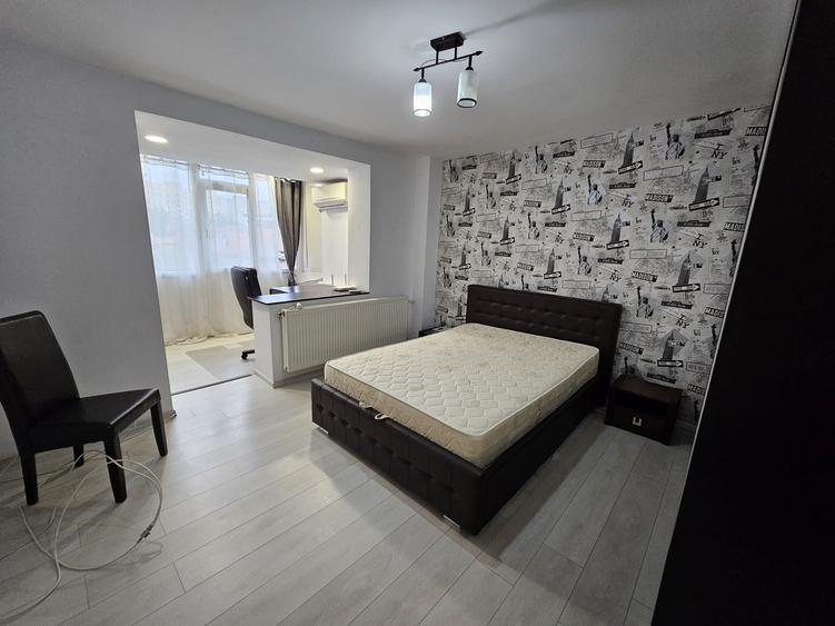 Apartament cu 3 camere decomandat în Decebal