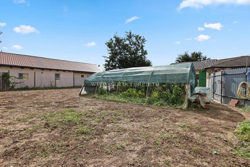 Casă cu 2 camere cu Teren 610 Mp în 23 August