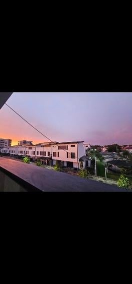 Apartament cu 2 camere semidecomandat, mobilat în Rahova