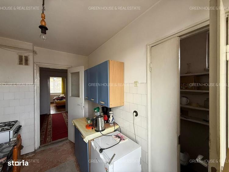 Apartament cu 3 camere decomandat în Deve