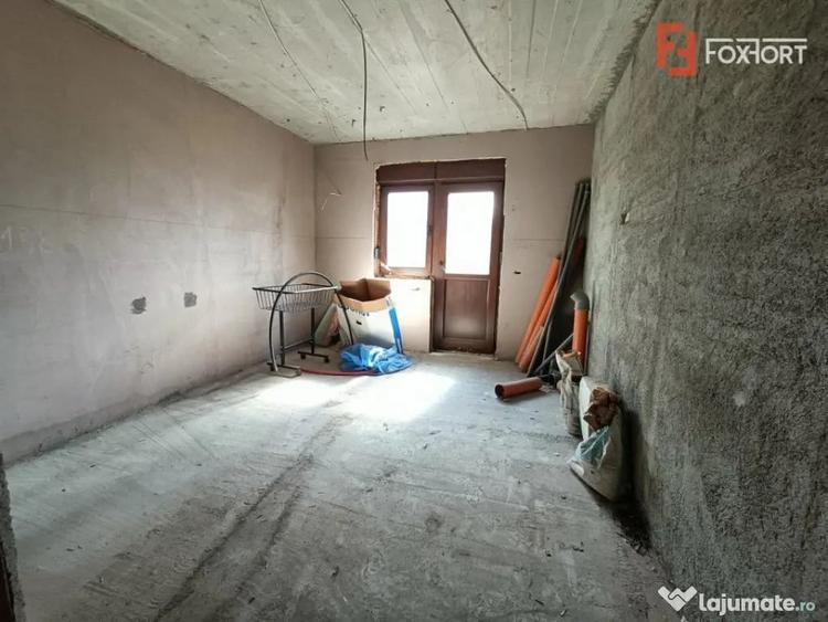 Casă cu 6 camere cu Teren 1088 Mp în Chișoda