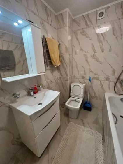 Garsonieră decomandată în Romană