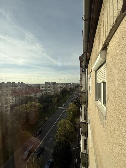Apartament cu 3 camere decomandat în Nufărul