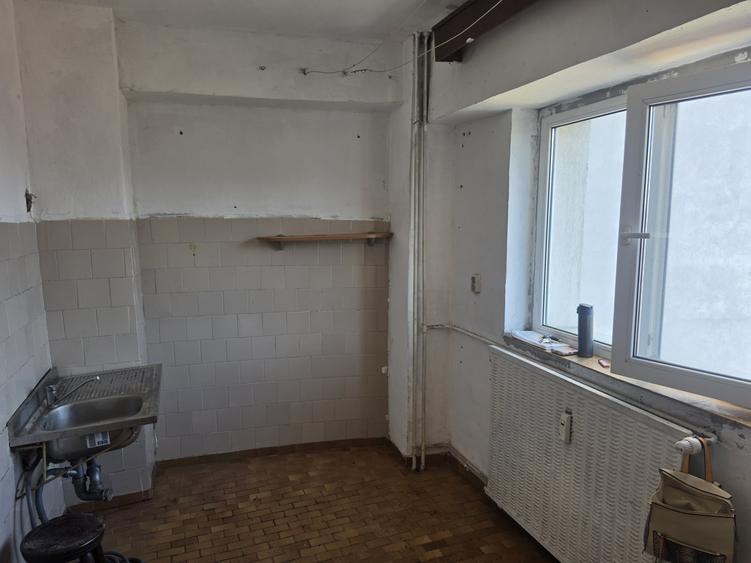 Apartament cu 2 camere decomandat în Moșilor