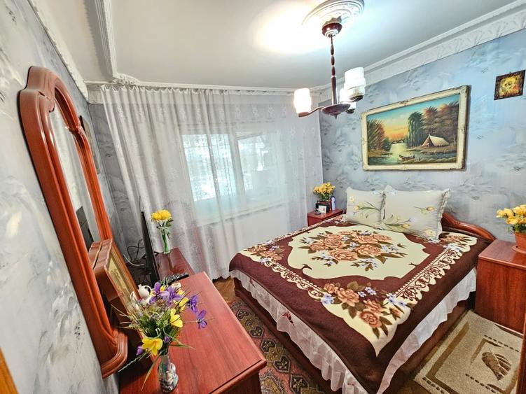Apartament cu 2 camere decomandat în Micro 13