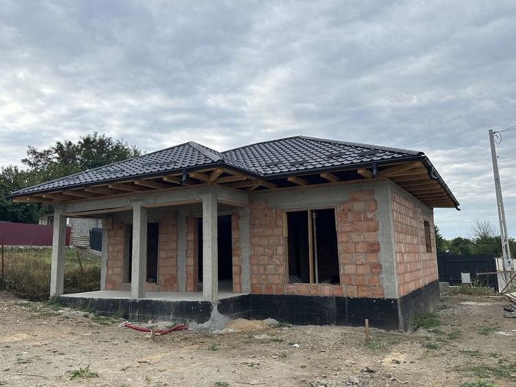 Casă cu 3 camere în Central