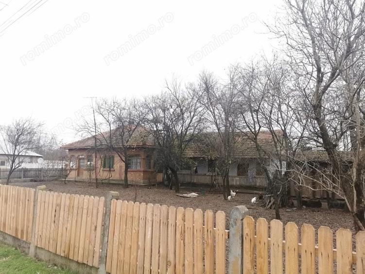 Casă cu 4 camere cu Teren 965 Mp în Grădiștea