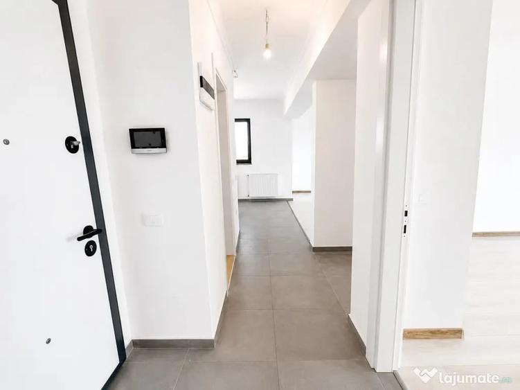 Apartament cu 3 camere decomandat în Energia