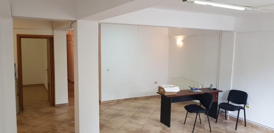 Casă individuală cu 5 camere cu Teren 390 Mp în Mihai Bravu