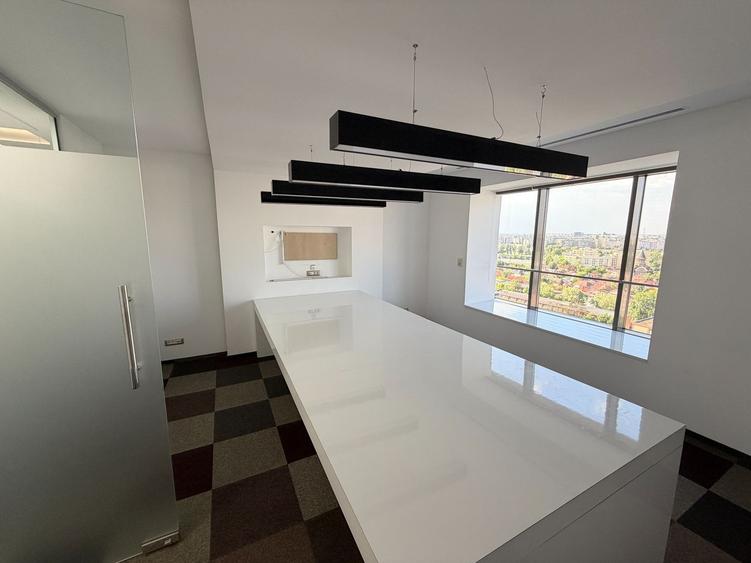 Birou, de 442.42001342773 mp, în Grozăvești