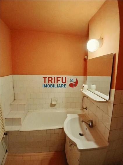 Apartament cu 3 camere decomandat în Ampoi 1
