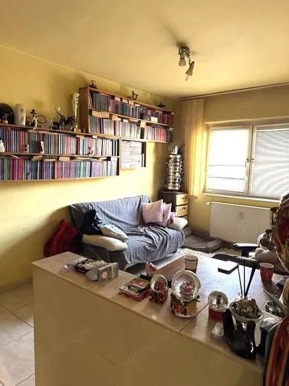Apartament cu 3 camere decomandat în Mircea cel Bătrân