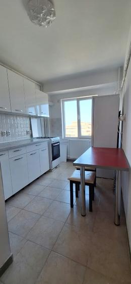 Apartament cu 3 camere decomandat în Tomis III