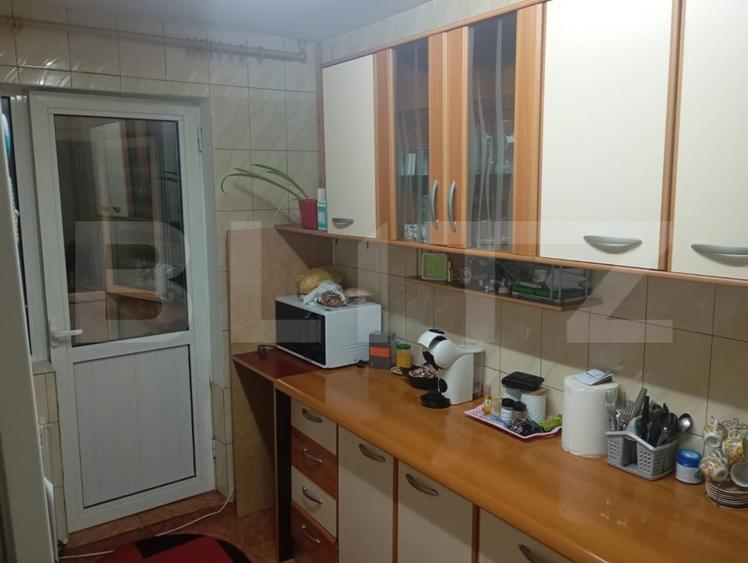 Apartament cu 2 camere decomandat, mobilat în Micro 6