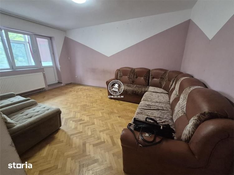 Apartament cu 3 camere decomandat în Dacia