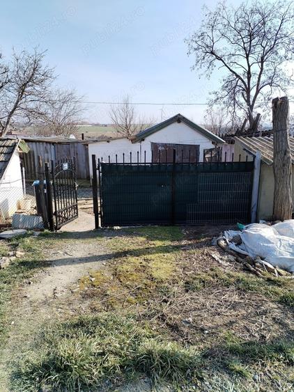 Casă cu 3 camere cu Teren 48000 Mp în Grădina