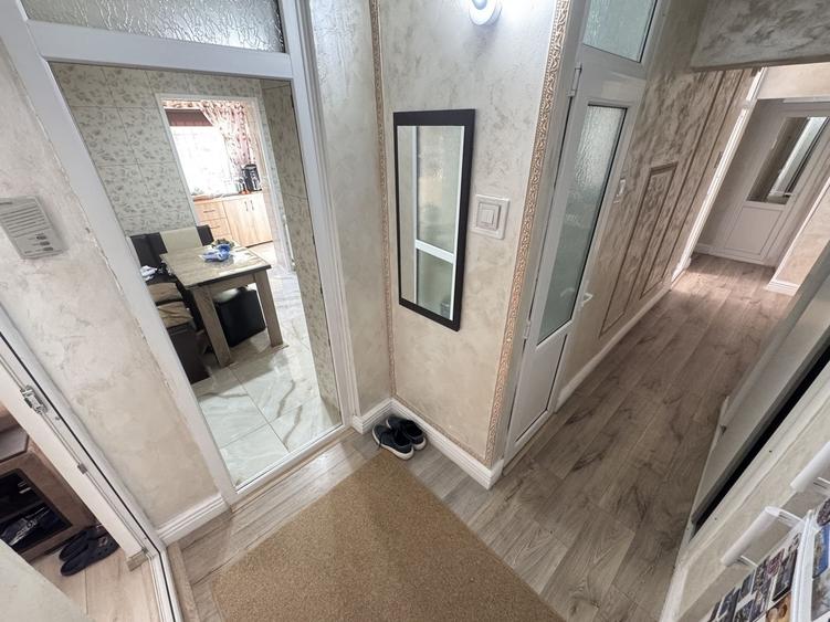 Apartament cu 3 camere decomandat, mobilat în Inel II