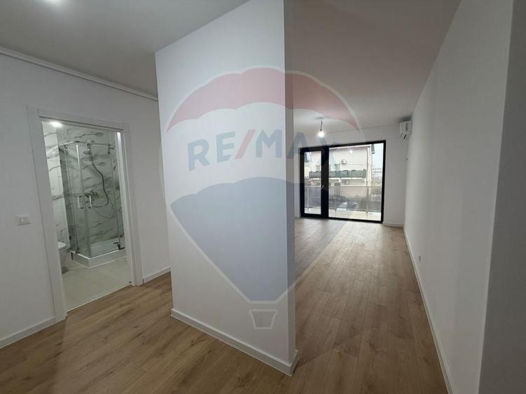 Apartament cu 3 camere decomandat în Theodor Pallady