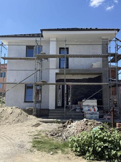 Casă cu 4 camere în Geamăna