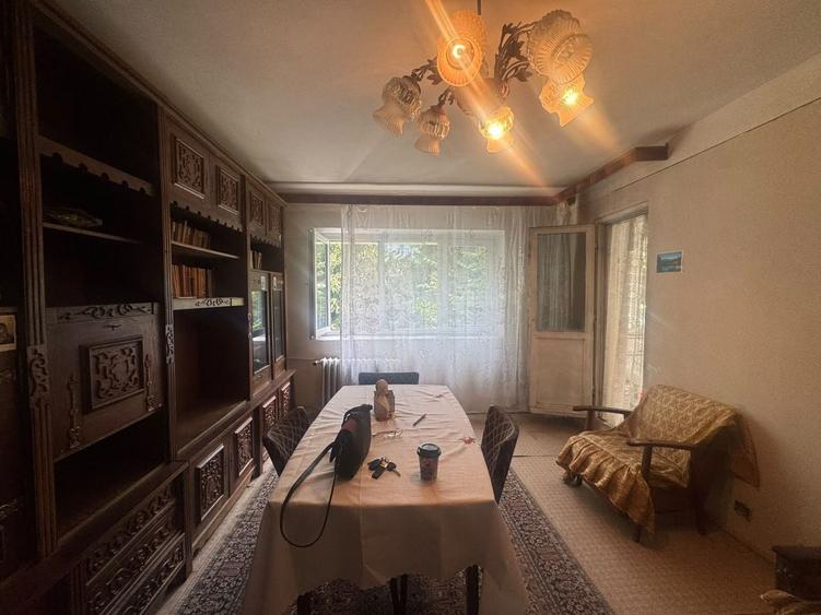 Apartament cu 2 camere decomandat în Aviației