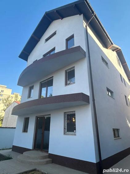 Casă cu 6 camere cu Teren 500 Mp în Titan