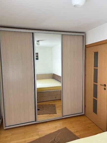 Apartament cu 3 camere decomandat, mobilat în Centrul Civic