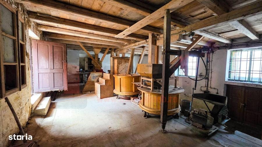 Casă cu 3 camere cu Teren 443 Mp în Poiana Sibiului